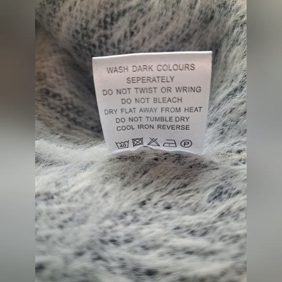 Ethyl Zebra Print Fuzzy Sweater Size XL - Picture 5 of 8